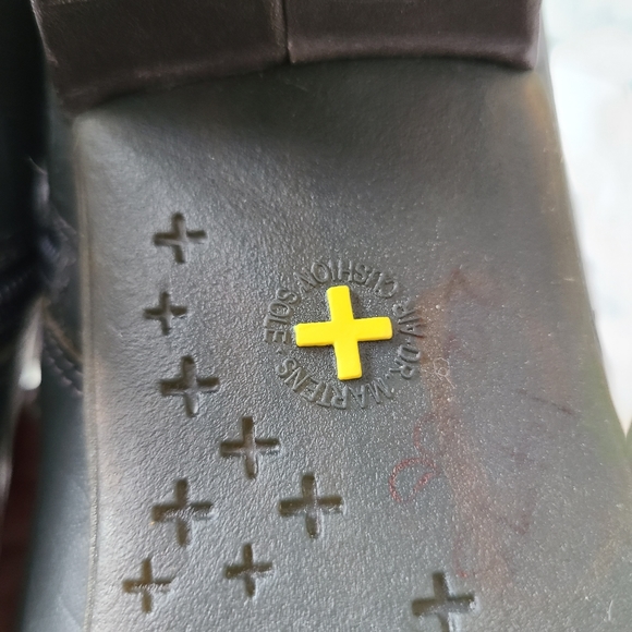 Doc marten boots - size 7 grey - Picture 2 of 5